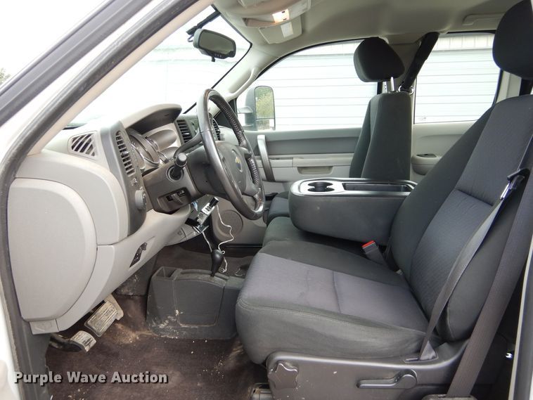 image for item HA9141 2013 Chevrolet Silverado 2500HD  Ext. Cab pickup truck