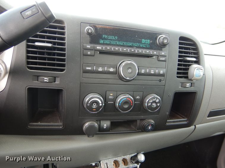 image for item HA9141 2013 Chevrolet Silverado 2500HD  Ext. Cab pickup truck