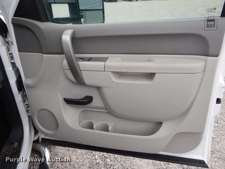 image for item HA9141 2013 Chevrolet Silverado 2500HD  Ext. Cab pickup truck