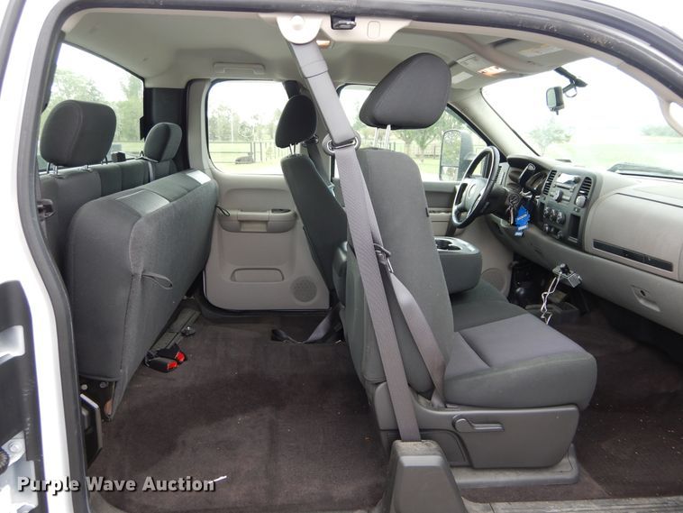 image for item HA9141 2013 Chevrolet Silverado 2500HD  Ext. Cab pickup truck