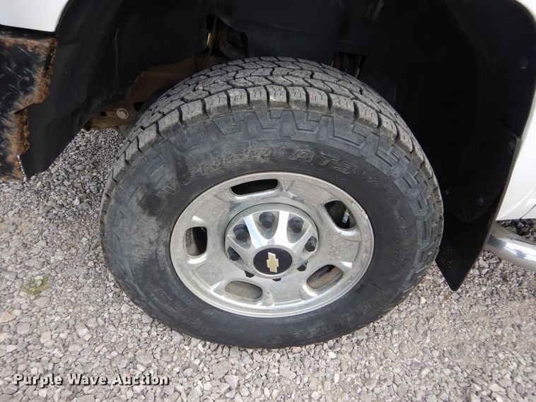 image for item HA9141 2013 Chevrolet Silverado 2500HD  Ext. Cab pickup truck