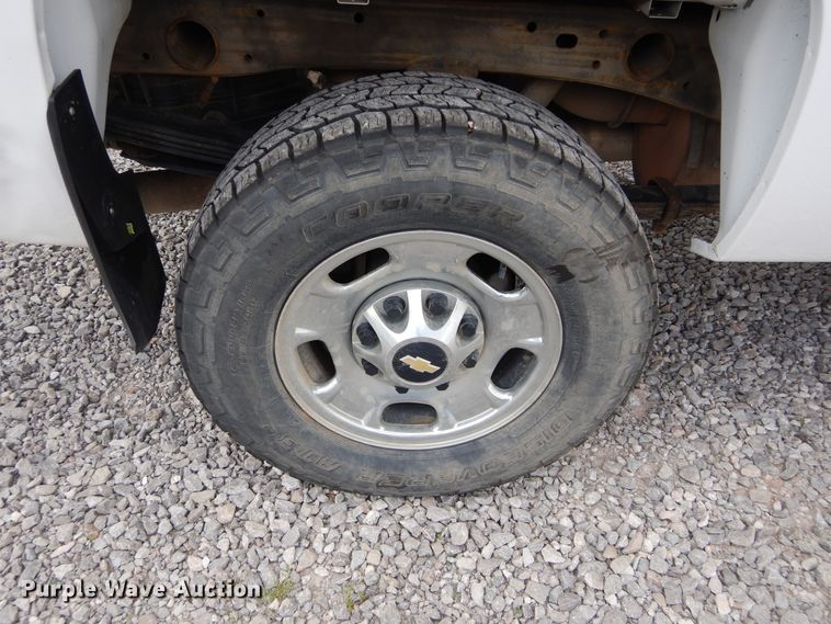 image for item HA9141 2013 Chevrolet Silverado 2500HD  Ext. Cab pickup truck