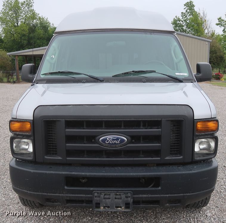image for item HA9157 2009 Ford E250 Super Duty  handicap accessible van