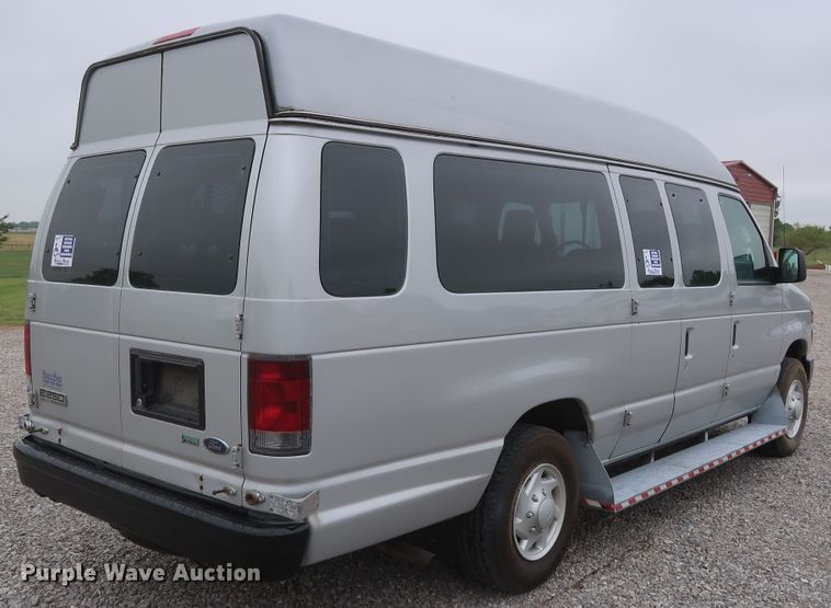 image for item HA9157 2009 Ford E250 Super Duty  handicap accessible van