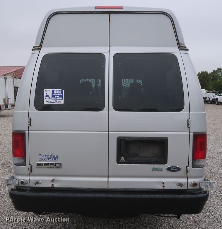 image for item HA9157 2009 Ford E250 Super Duty  handicap accessible van
