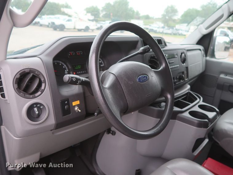 image for item HA9157 2009 Ford E250 Super Duty  handicap accessible van