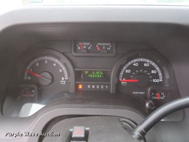 image for item HA9157 2009 Ford E250 Super Duty  handicap accessible van