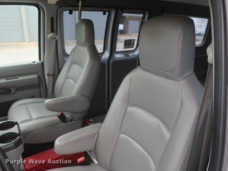 image for item HA9157 2009 Ford E250 Super Duty  handicap accessible van