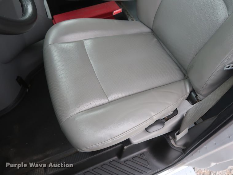 image for item HA9157 2009 Ford E250 Super Duty  handicap accessible van