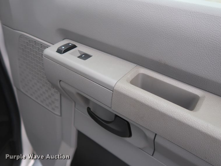 image for item HA9157 2009 Ford E250 Super Duty  handicap accessible van