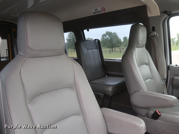 image for item HA9157 2009 Ford E250 Super Duty  handicap accessible van