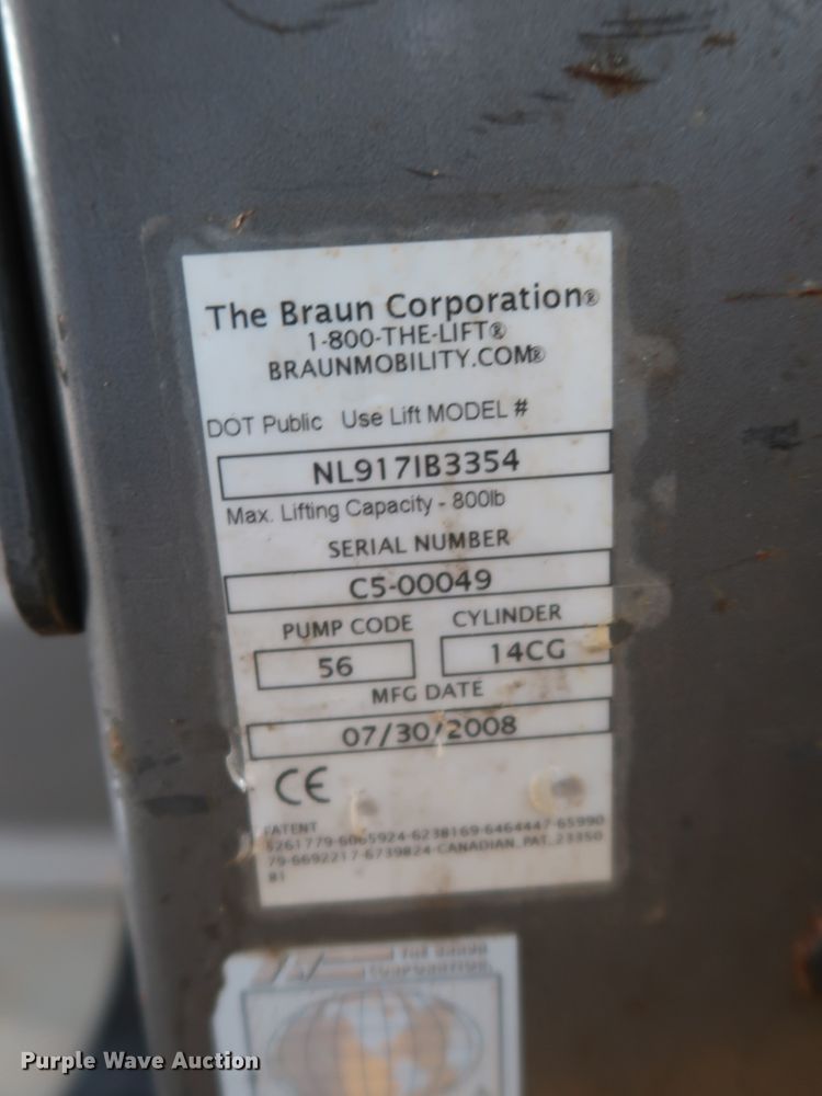 image for item HA9157 2009 Ford E250 Super Duty  handicap accessible van