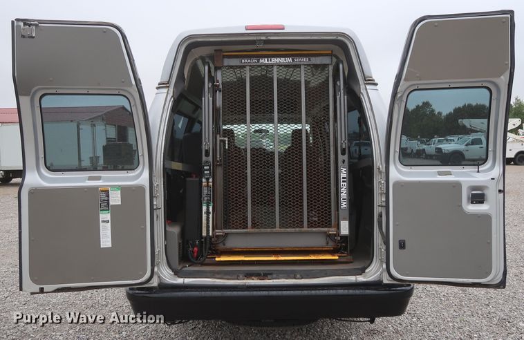 image for item HA9157 2009 Ford E250 Super Duty  handicap accessible van