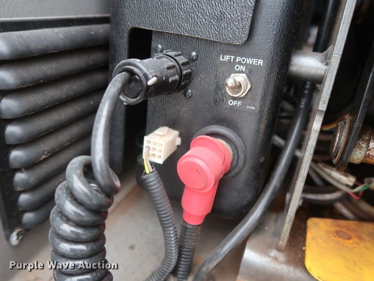 image for item HA9157 2009 Ford E250 Super Duty  handicap accessible van