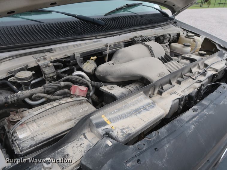 image for item HA9157 2009 Ford E250 Super Duty  handicap accessible van