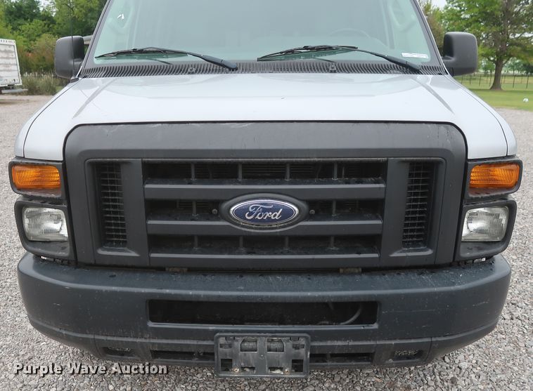 image for item HA9157 2009 Ford E250 Super Duty  handicap accessible van