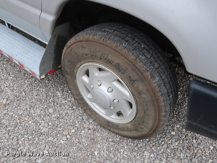 image for item HA9157 2009 Ford E250 Super Duty  handicap accessible van