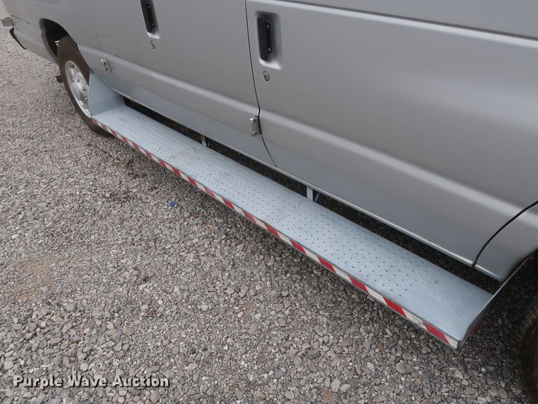 image for item HA9157 2009 Ford E250 Super Duty  handicap accessible van