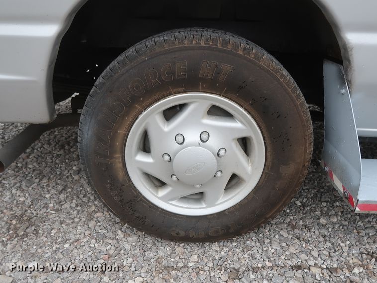 image for item HA9157 2009 Ford E250 Super Duty  handicap accessible van