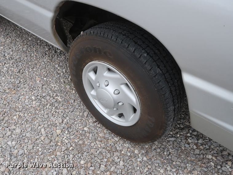 image for item HA9157 2009 Ford E250 Super Duty  handicap accessible van