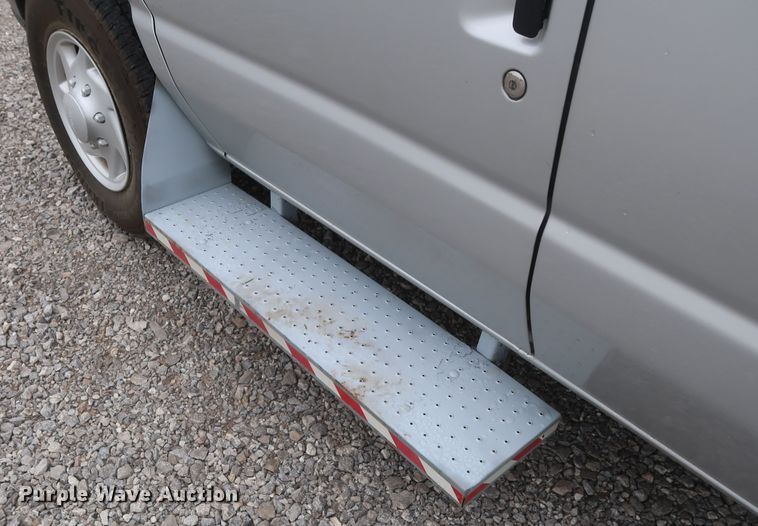 image for item HA9157 2009 Ford E250 Super Duty  handicap accessible van