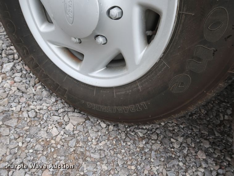 image for item HA9157 2009 Ford E250 Super Duty  handicap accessible van