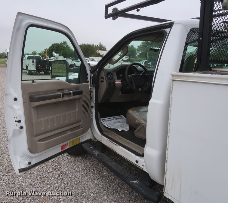image for item HA9159 2008 Ford F350 Super Duty XL  utility bed pickup truck