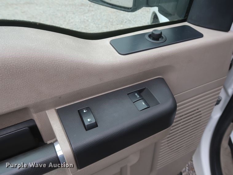 image for item HA9159 2008 Ford F350 Super Duty XL  utility bed pickup truck