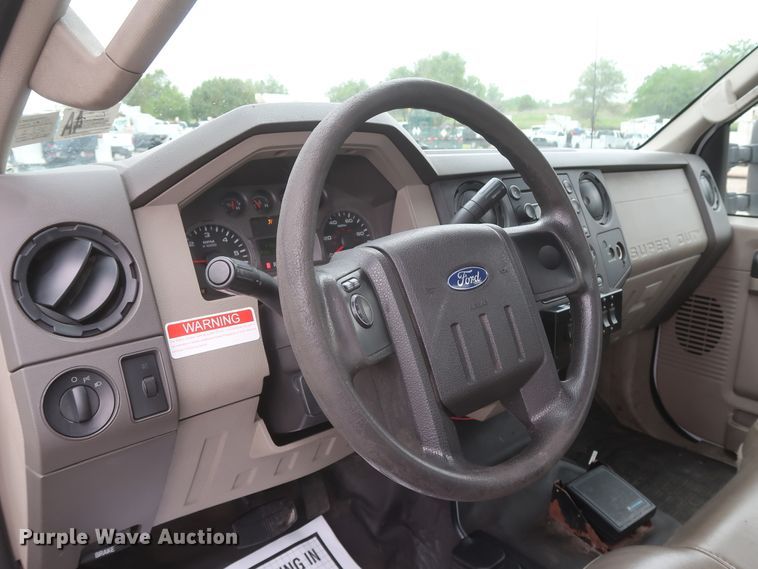 image for item HA9159 2008 Ford F350 Super Duty XL  utility bed pickup truck