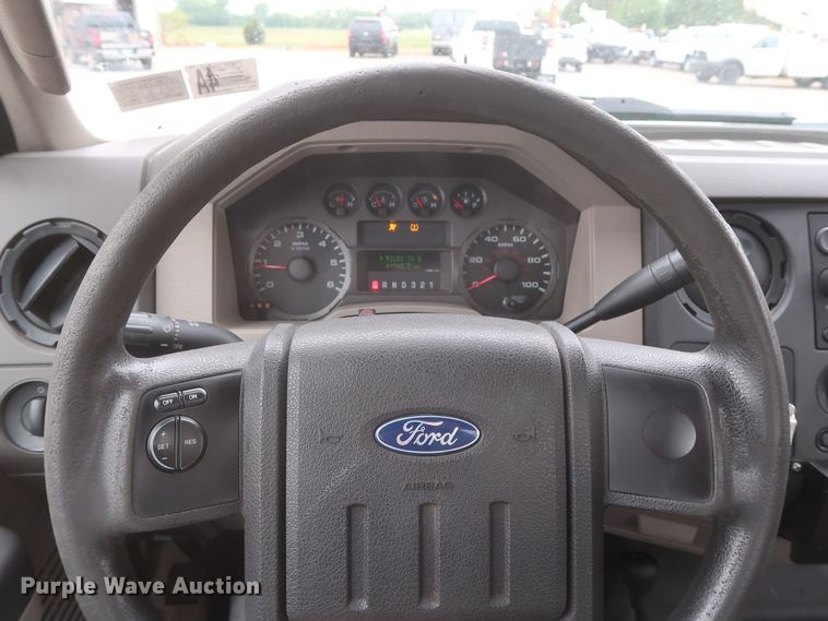 image for item HA9159 2008 Ford F350 Super Duty XL  utility bed pickup truck