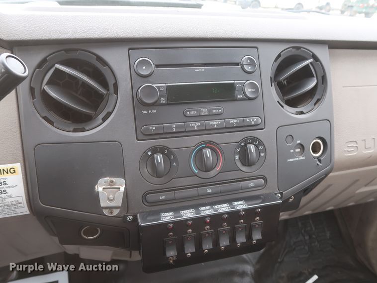 image for item HA9159 2008 Ford F350 Super Duty XL  utility bed pickup truck