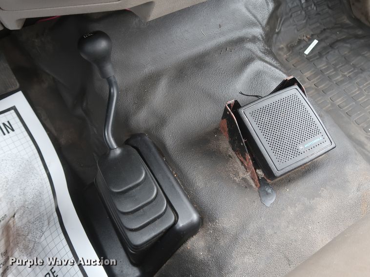 image for item HA9159 2008 Ford F350 Super Duty XL  utility bed pickup truck