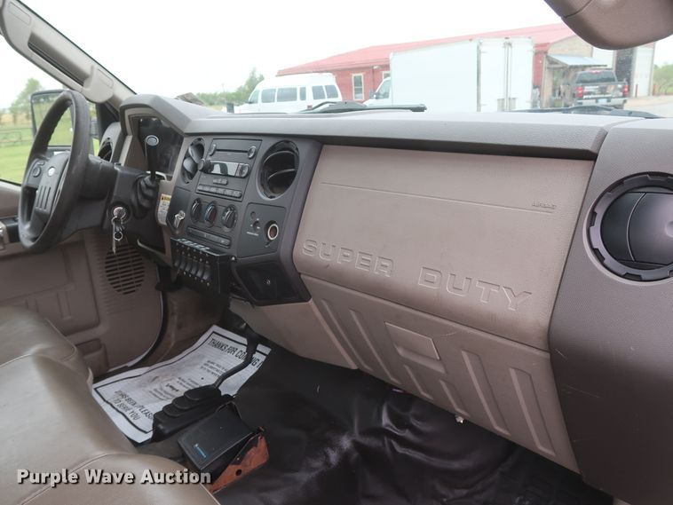 image for item HA9159 2008 Ford F350 Super Duty XL  utility bed pickup truck