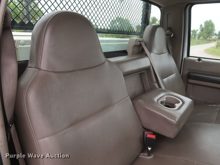 image for item HA9159 2008 Ford F350 Super Duty XL  utility bed pickup truck