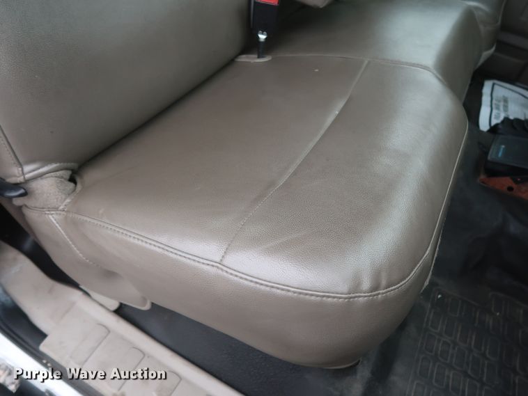 image for item HA9159 2008 Ford F350 Super Duty XL  utility bed pickup truck