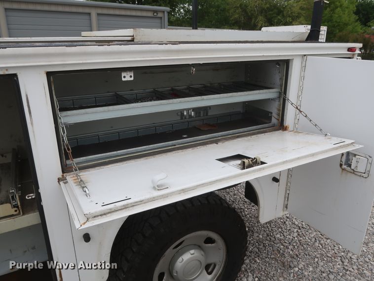 image for item HA9159 2008 Ford F350 Super Duty XL  utility bed pickup truck