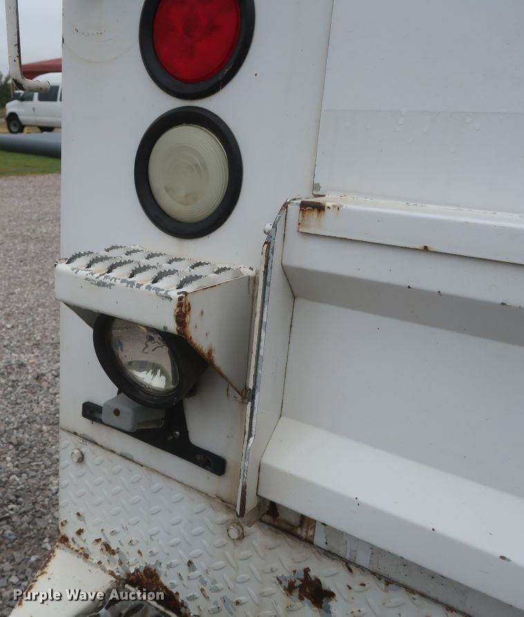 image for item HA9159 2008 Ford F350 Super Duty XL  utility bed pickup truck