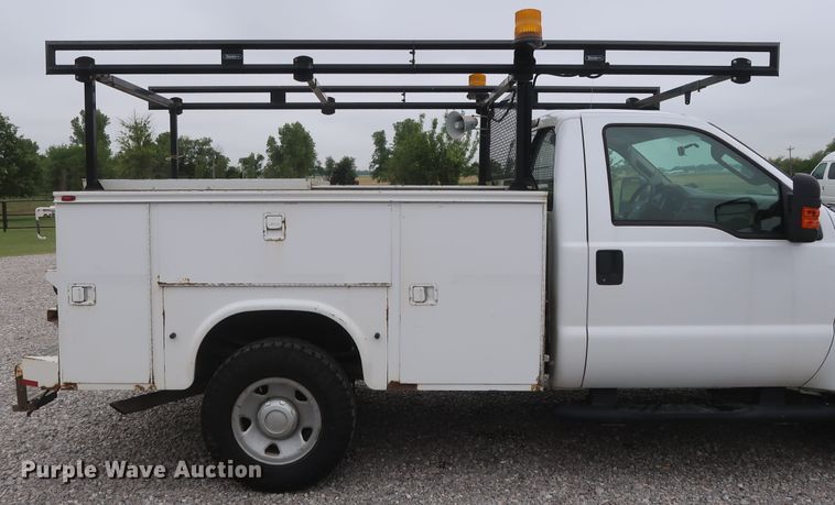 image for item HA9159 2008 Ford F350 Super Duty XL  utility bed pickup truck