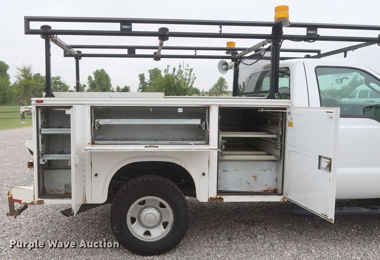 image for item HA9159 2008 Ford F350 Super Duty XL  utility bed pickup truck