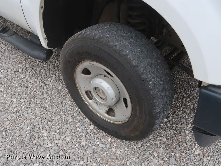 image for item HA9159 2008 Ford F350 Super Duty XL  utility bed pickup truck