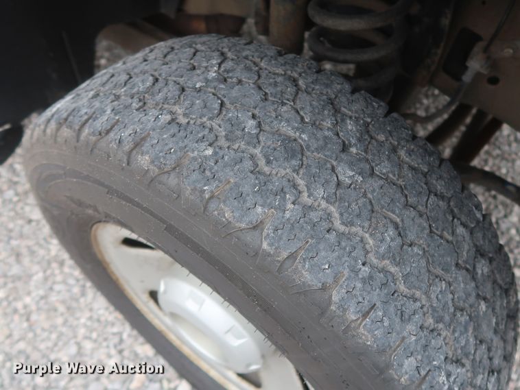 image for item HA9159 2008 Ford F350 Super Duty XL  utility bed pickup truck