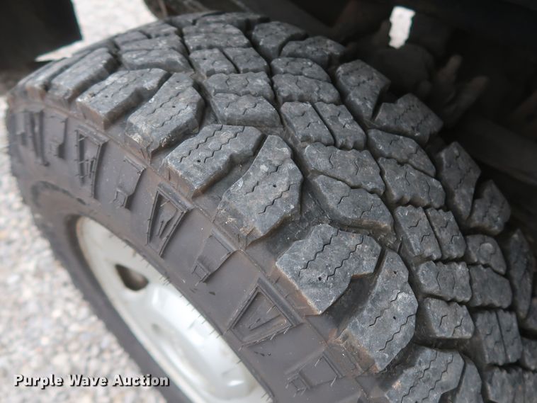 image for item HA9159 2008 Ford F350 Super Duty XL  utility bed pickup truck