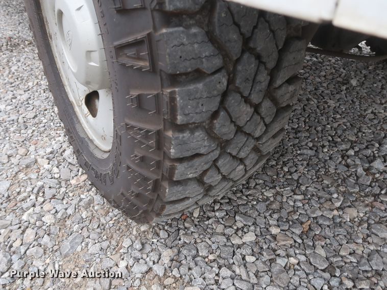 image for item HA9159 2008 Ford F350 Super Duty XL  utility bed pickup truck