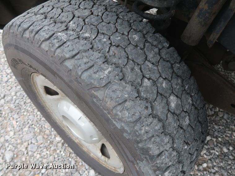 image for item HA9159 2008 Ford F350 Super Duty XL  utility bed pickup truck