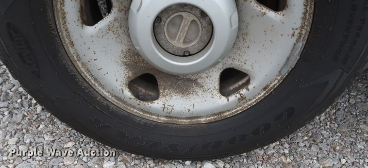 image for item HA9159 2008 Ford F350 Super Duty XL  utility bed pickup truck