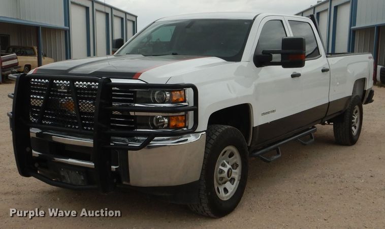 image for item HC9026 2017 Chevrolet Silverado 2500HD  Crew Cab pickup truck