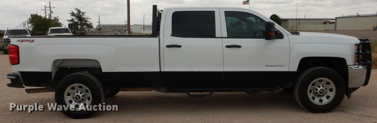 image for item HC9026 2017 Chevrolet Silverado 2500HD  Crew Cab pickup truck