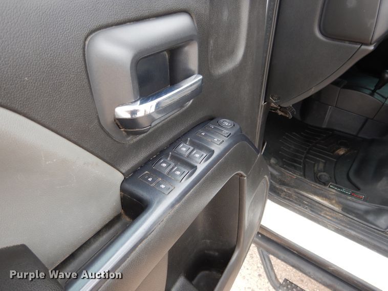 image for item HC9026 2017 Chevrolet Silverado 2500HD  Crew Cab pickup truck