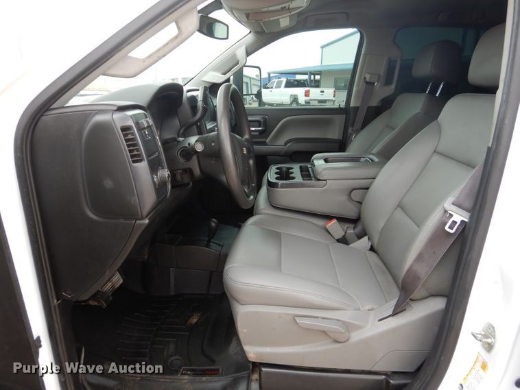 image for item HC9026 2017 Chevrolet Silverado 2500HD  Crew Cab pickup truck