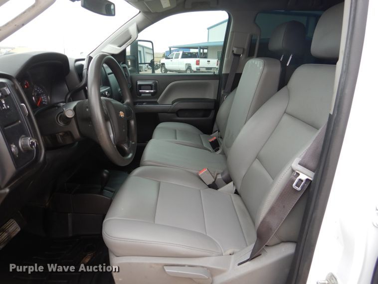 image for item HC9026 2017 Chevrolet Silverado 2500HD  Crew Cab pickup truck